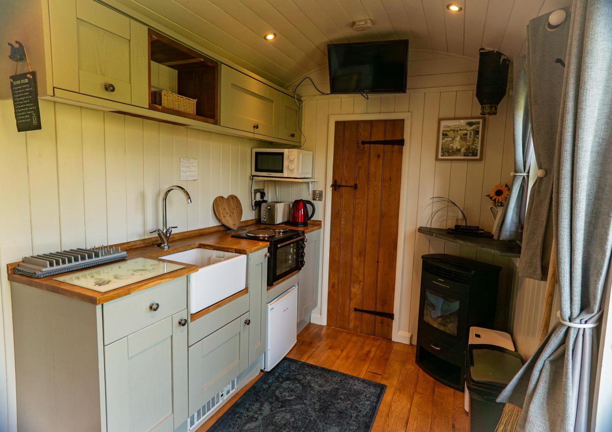 Upper Hulme Lavender Retreat With Private Hot Tubゲストハウス エクステリア 写真